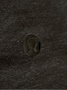 lululemon athletica Black V-Neck Short Sleeve Tee  ( no tag size) SIZE 12